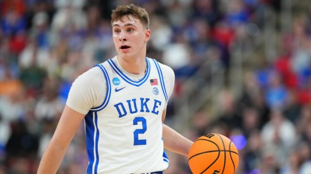 Zdroje: Mavericks plánuje vyrobiť Cooper Flagg, nebude obchodovať číslo 1

