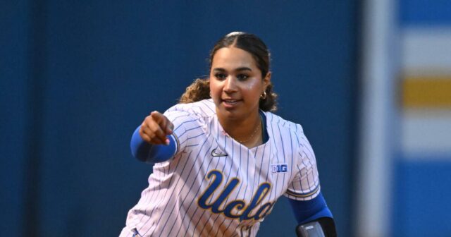 Zhromaždenie softballu UCLA, ktoré porazia Južnú Karolína, predĺži sezónu

