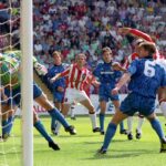 Deane skóroval vôbec prvú Premier League -Goal bývalý Schmeichel a Man United