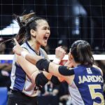 Bella Belen Lady Bulldogs počas hry ženskej volejbalovej sezóny UAAP 87 proti La Salle Lady Spikers.
