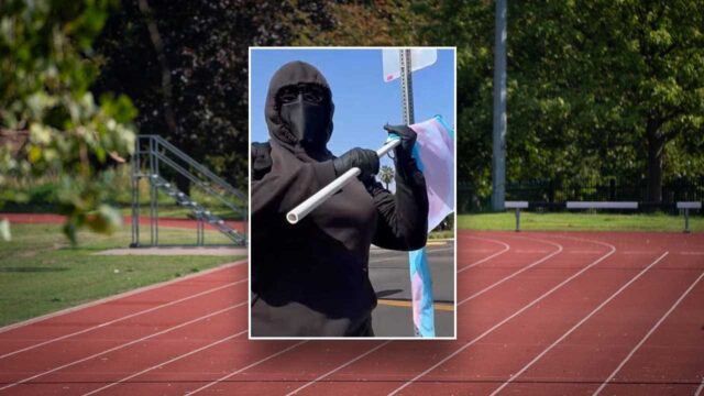 Zobraziť: LGBTQ -DEMONTRANCE ZATVORENÝ ZA PRÍSLUŠENIE ZÁVISLOSŤ Z FLAG na Kalifornii Track Meet

