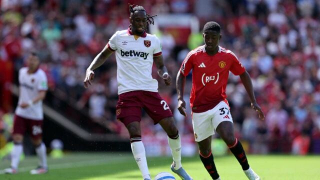 „Big W“ ... Aaron Wan-Bissaka pošle správu fanúšikom Man Utd po tom, čo sa Electric Old Trafford vrátil za West Ham

