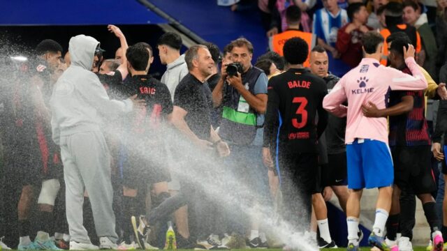 „Gentleman“ Barça Coach Flick ťahá tím pred tituly

