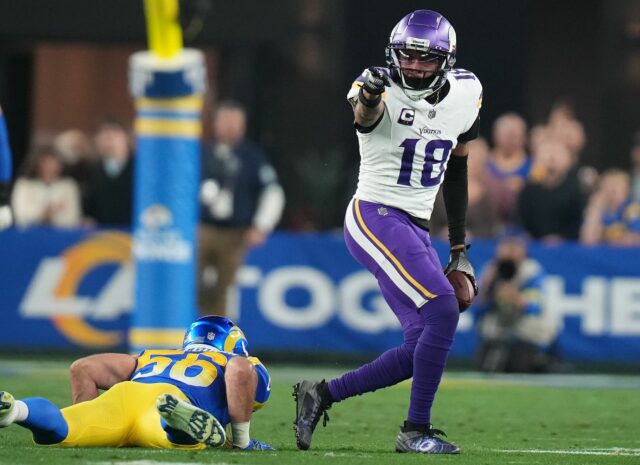 „Hlúpe AF“, „smiešne“: Fanúšikovia Vikingov boli v programovaní NFL pobúrení, aby v nasledujúcich týždňoch hrali dve rôzne krajiny mimo Spojených štátov amerických

