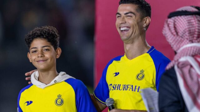 „Hrdý“ - Cristiano Ronaldo reaguje, keď debutoval jeho syn Portugalsko U15

