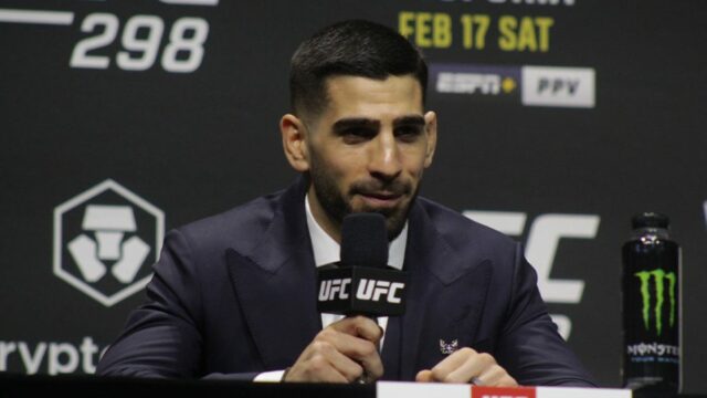 „Pokrytecký“ islam Makhachev utiekol z titulu UFC

