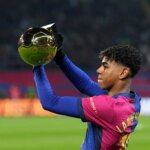 „Rád sa na neho pozerám“ - Cole Palmer z Chelsea označuje hviezdu Barcelona „Najlepší hráč na svete“