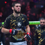 „Real Madrid Fan“ Khabib Rockt Psg Colors, Islam Makhachev sa objaví, keďže sa finále UCL ohrieva proti Inter Milána