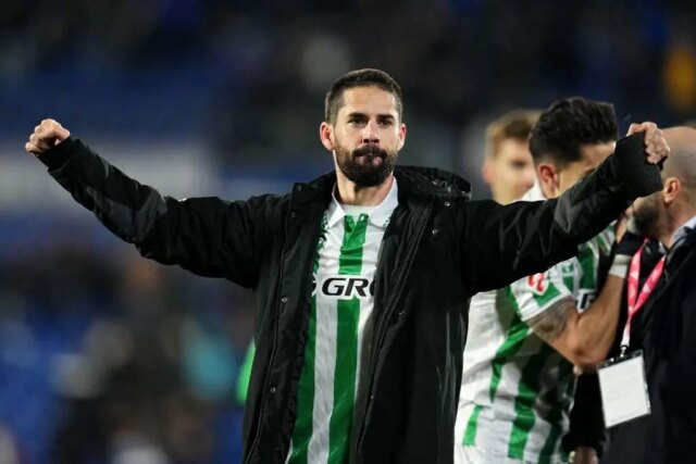„VYMERNÁ“ - Real Betis Star ISCO Target Media Outlet pre „vynájdené odpovede“

