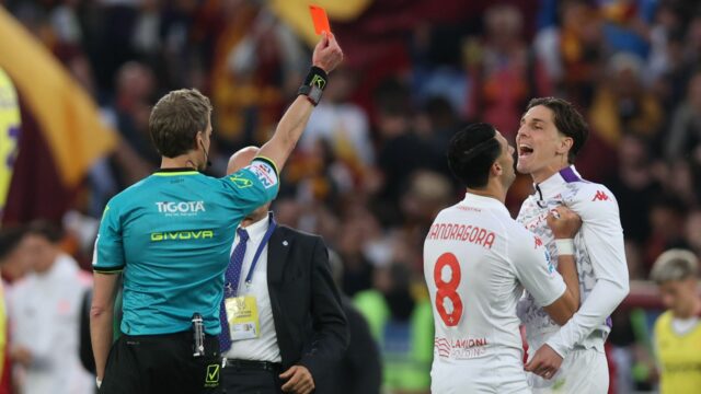 „Viditeľne opitý“ Aston Villa Flop „Two„ Urnats “a„ nemocnica “vyvolali dvaja mladí ľudia“

