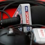 16 obľúbených Sky Sports, ktorý odišiel z kanála od roku 2020, zatiaľ čo Axis padá na ďalších sedem hviezd