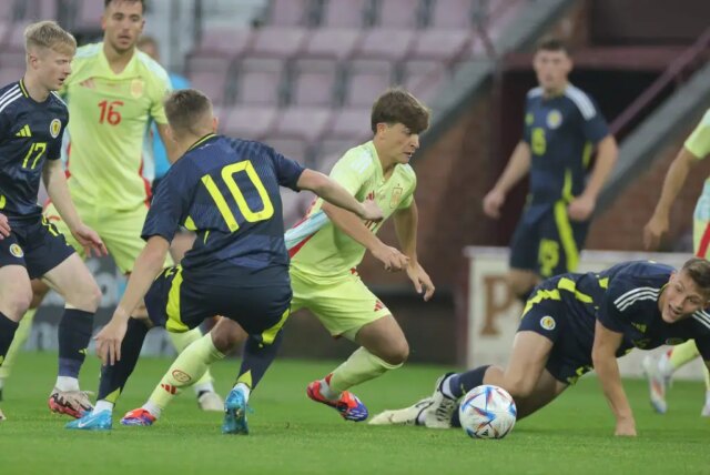 2. klub Liga Uniscipose na hon na Barcelonskú hviezdu

