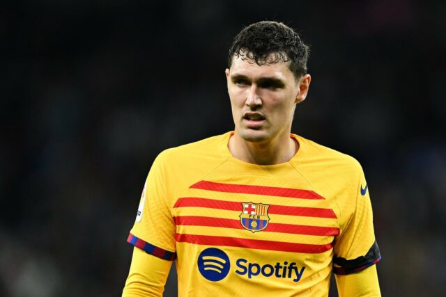 AC Milan Keen na poskytnutie 29-ročného obrancu Barcelony-Správa