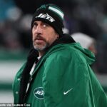 Aaron Rodgers je konečne pripravený dokončiť svoje NFL Limbo a oficiálne sa pripojiť k Pittsburgh Steelers