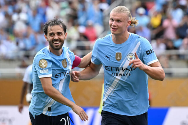 26. júna 2025, Spojené štáty: Futbal: Futbal: Club World, PririSiminal Round, Group G, Camping World (R) Frisian (R) s Tedom za 1: 3 s Bernardom Silva. Foto: Sven Hoppping / DPA (Foto: Aliancia Sven Hoppe / Picture prostredníctvom Getty Images)