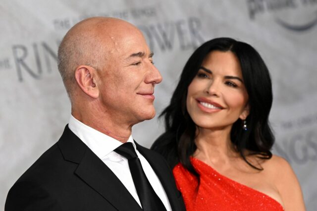 Aký je svadobný rozpočet Jeff Bezos a Lauren Sánchez? Súkromné ​​lietadlá slávnostného ceremoniálu môžu vydať viac produktov 27 300 automobilov za jeden deň

