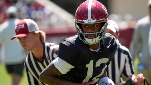 Alabama quarterback Keelon Russell's Twin Sister, Kierston, mŕtvy vo veku 18 rokov -

