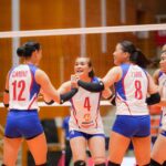Ženy Pilipinas držia bod počas semifinále pohára národov AVC proti čínskym Taipei. Filipínsky postúpil do finále.