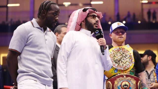 Alashikh ponúka bonus, ak Canelo alebo Crawford vyhrávajú nad knockout

