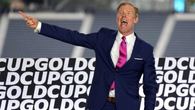 Alexi Lalas nás obviňuje z bojov z futbalu za „rozmanitosť“

