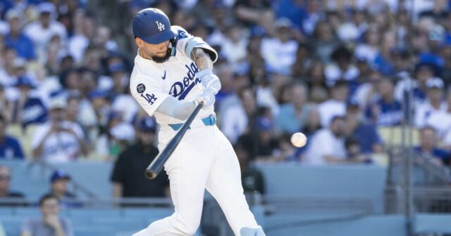 Andy stránky pomáhajú Power Dodgers Serie vyhrať nad Giants


