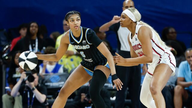 Angel Reese utierky Wnba Rookie počas hry

