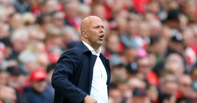 Arne Place sa uzatvára dohody o vymenovaní asistenta bývalého hviezdy Arsenal Liverpool

