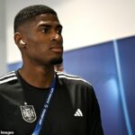 Cristishian Mosquera's Lines uprostred, ale môžu sa tiež vyrovnať s oboma pozíciami