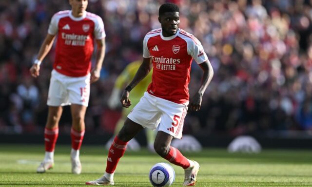 Arsenal v rozhovoroch s Barcelonským stredným terčom o novej zmluve

