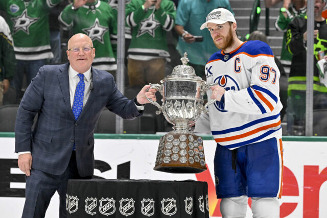 Asistent komisára NHL, Bill Daly

