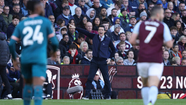 Aston Villa Encing s európskymi finalistami o "Lightning Quick" Wing Player

