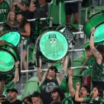 Austin FC Band odosiela špicatú správu, ako napríklad protesty proti AICE Sweeps Nation