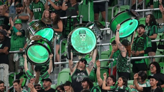 Austin FC Band odosiela špicatú správu, ako napríklad protesty proti AICE Sweeps Nation


