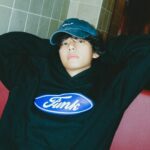 BTS Kim Tahyung sa stáva jediným ázijským aktom, ktorý má štyri publikácie Instagramu s viac ako 1 miliónmi akcií s nedávnou aktualizáciou vojenského vykladania