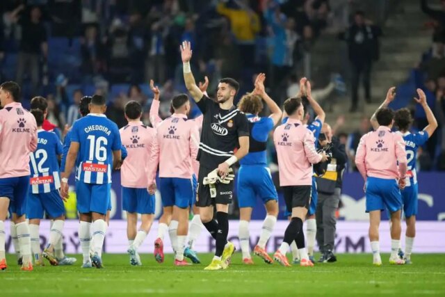 Barcelona Boost: Jeden menej konkurenta v závode o cieľový cieľ prenosu

