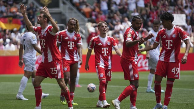 Bayern Mníchov Routs Auckland City 10-0 na Majstrovstvách sveta sveta, keď fanúšikovia otvoria vlajku „Smash Fifa!“

