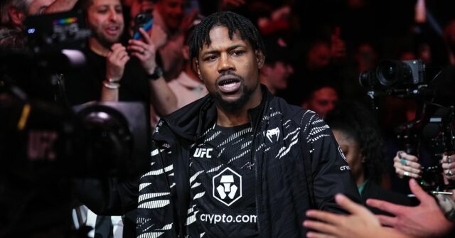 Bojovník UFC 316 zamieňa súpera s chatovaním Staredown: „Sex je lepší po vojne“

