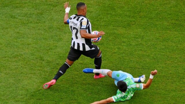 Botafogo skóre včas a drží 2-1

