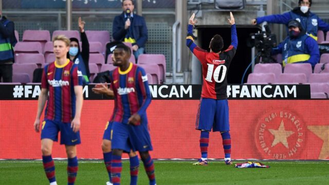 Boyhood Club of Lionel Messi 9-ročné sankcie na fotografii s hráčom z konkurenčného tímu


