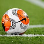 Breaking: Futbalista, 14, zomrel po tragickej zrážke s súperom v zápase a vkĺzne do kómy