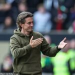 Thomas Frank je tvarovaný ako vedúci kandidát, ktorý nahradí Ange Pocoglou na Spurs