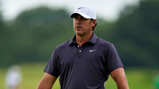 Brooks Koepka Smashs Club, zničí tričko pred Liv Dallas -Tugtekking

