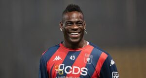 Mario Balotelli je pripravený opustiť Janov a presunúť sa na tretiu úroveň španielskeho futbalu