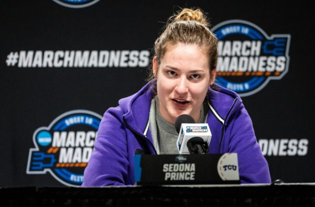 Bývalá hviezda TCU, Sedona Prince, zdieľa momenty svojho víťazstva „First Professional Basketball Championship“ s Rijadi (fotografie)

