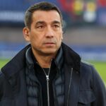 Van Bronckhorst je na ceste späť k výkopu, ale nie ako hlavný muž