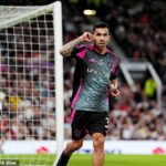 Carlos Tevez strelil štyri góly, aby porazil futbalovú podporu UNICEF v Anglicku 5-4.