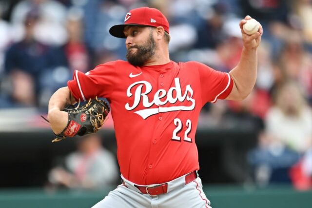 MLB: Cincinnati Red Cleveland Guards