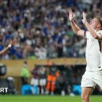 Jack Draper points to the home fans at Queen's