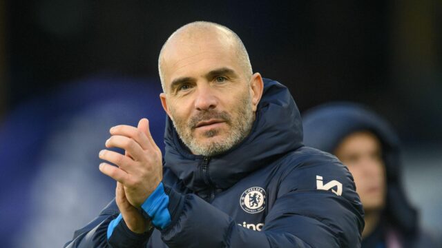 Chelsea Racing vedie Liverpool a Arsenal Target Race - 60 miliónov libier

