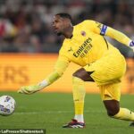 Chelsea údajne otvorila rozhovory s AC Milánom o podpise brankára Mike Maignana